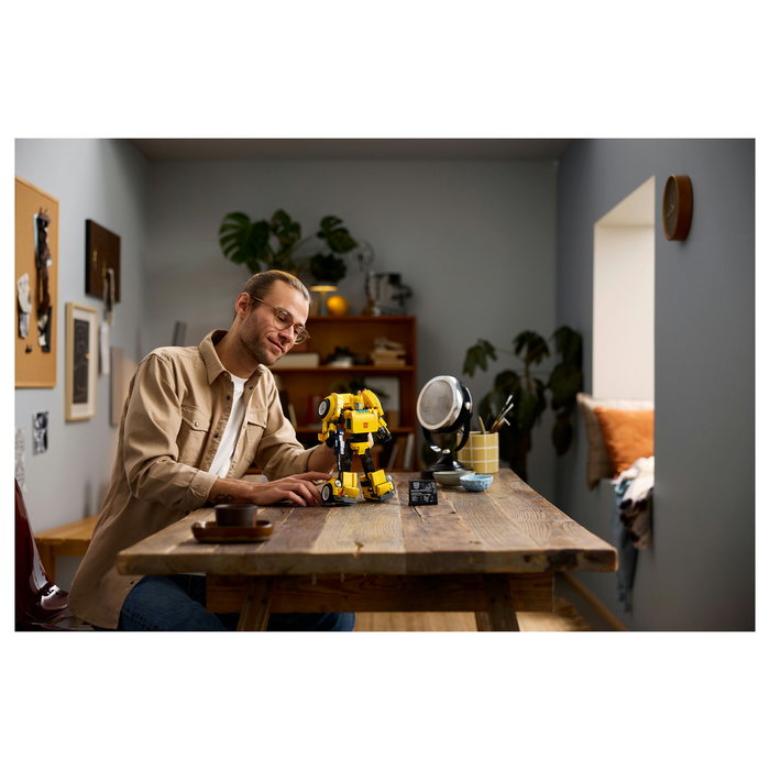 LEGO Bumblebee 10338 - Juego de Construcción Icons 950 Piezas, Modelo para Adultos de 18+ Años, Plástico, Multicolor