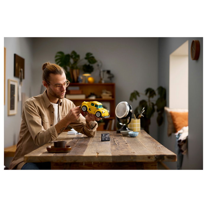 LEGO Bumblebee 10338 - Juego de Construcción Icons 950 Piezas, Modelo para Adultos de 18+ Años, Plástico, Multicolor