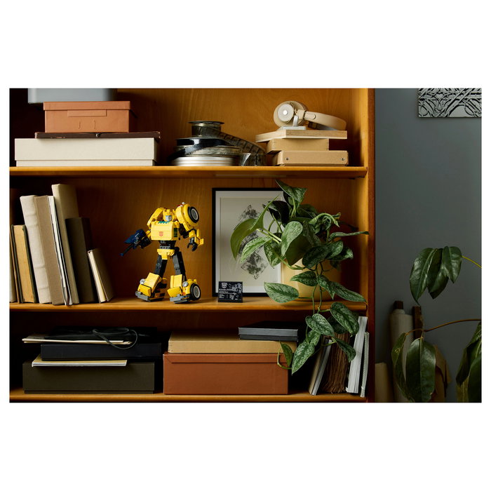 LEGO Bumblebee 10338 - Juego de Construcción Icons 950 Piezas, Modelo para Adultos de 18+ Años, Plástico, Multicolor