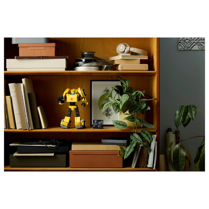 LEGO Bumblebee 10338 - Juego de Construcción Icons 950 Piezas, Modelo para Adultos de 18+ Años, Plástico, Multicolor