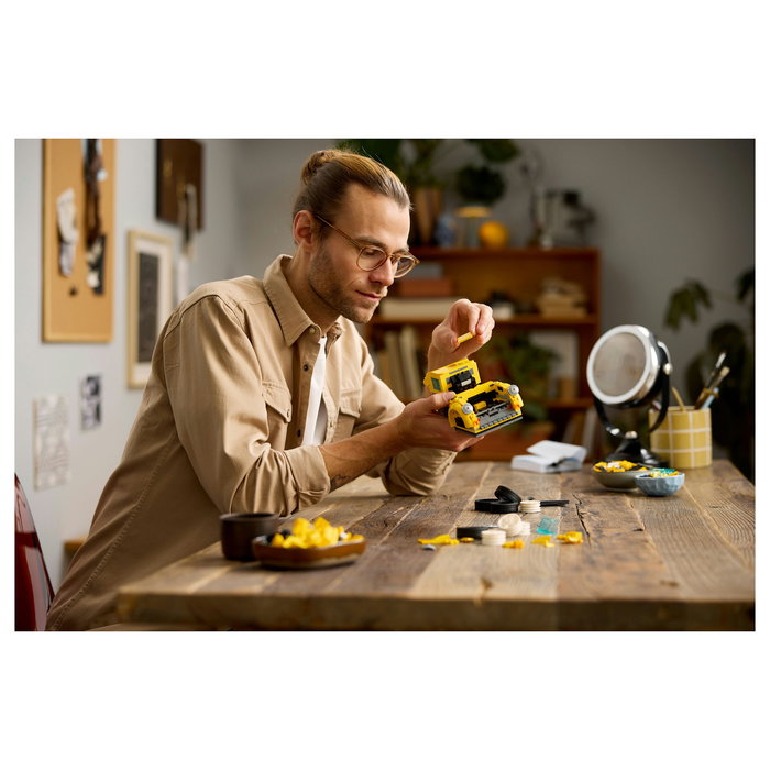 LEGO Bumblebee 10338 - Juego de Construcción Icons 950 Piezas, Modelo para Adultos de 18+ Años, Plástico, Multicolor