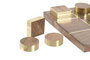 DKD Home Decor Juego de 2 Posavasos Modernos de Madera de Acacia con Detalles en Latón, Color Marrón y Dorado, 15.5 x 15.5 cm