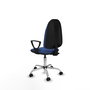Silla de oficina Algarra con mecanismo Contacto permanente básico tapizada con Tela color Azul marino. Equipada con Base cromada, Brazos fijos y Ruedas de parqué