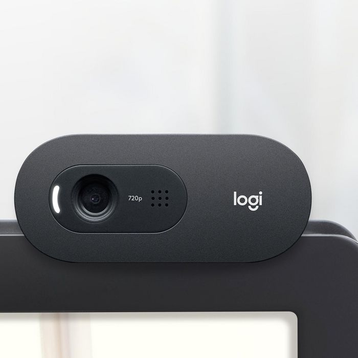 Logitech C505 Webcam HD 720p/30fps con Micrófono Omnidireccional, Campo de Visión 60°, Clip Universal y Cable USB Largo - Videollamadas Nítidas