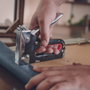 Je cherche une Idee Grapadora Manual Práctica para Hogar y Bricolaje con 300 Grapas Incluidas