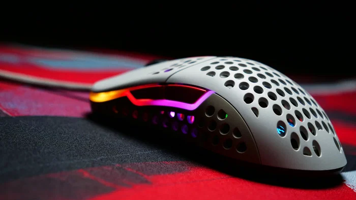 CHERRY XTRFY M42 - Ratón Óptico para Juego Ambidiestro, 16000 DPI, USB, Iluminación RGB Multicolor, 59g, Cable