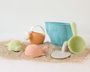 KioKids Set Cubo de Playa Elefante 6 Piezas con Rastrillo, Pala, Regadera y Moldes de Animales para Niños +18 Meses