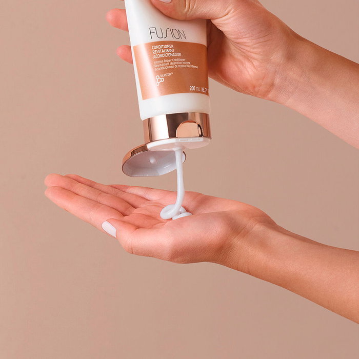 Wella Professionals FUSION Acondicionador de Reparación Intensa para Cabellos Dañados, 200 ml (Reacondicionado)