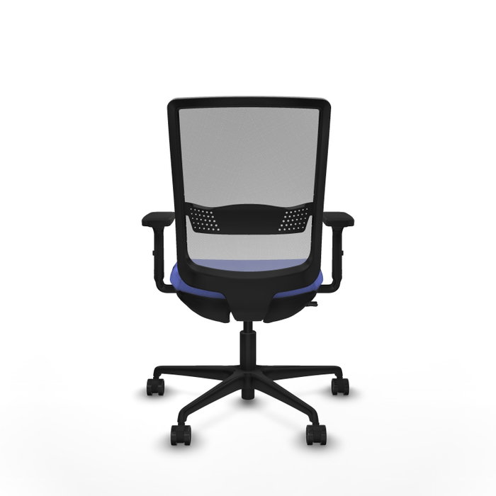 Silla de oficina Haches con mecanismo Sincro/Traslack tapizada con Tela color Azul claro y malla color Gris. Equipada con lumbar 1D, Brazos 2D y Ruedas 65mm nailon