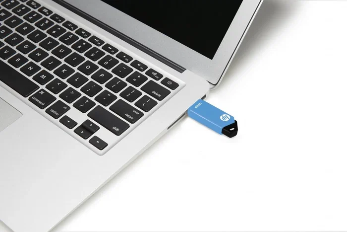 HP v150w Pendrive USB 2.0 128 GB, Factor de Forma Deslizante, Color Negro y Azul, 14 MB/s Lectura
