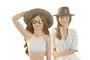 DKD Home Decor Figura Decorativa Chica Sombrero Resina Blanco Beige 7.5 x 13 x 9.5 cm (2 Unidades)
