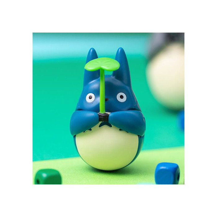 Semic Mi vecino Totoro Figura de fondo redondo Mid Totoro with leaf Semic Mi vecino Totoro Figura de fondo redondo Mid Totoro with leaf