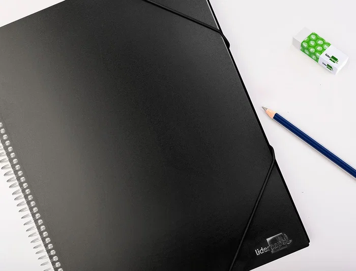 Liderpapel Carpeta Escaparate con Espiral, 60 Fundas, Polipropileno, Din A4, Negro