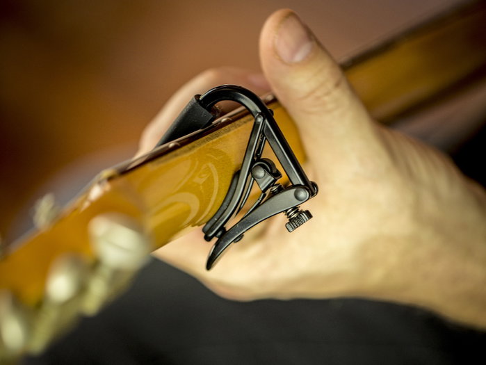 Cejilla Shubb Capo Noir para Acústica y Eléctrica