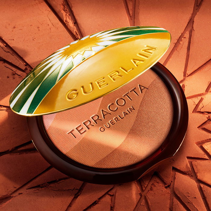 Guerlain Terracotta Light Superbloom Polvos Bronceadores Iluminadores Edición Limitada Verano - Recargable, 96% Naturales, Tonalidad 03 - 10g