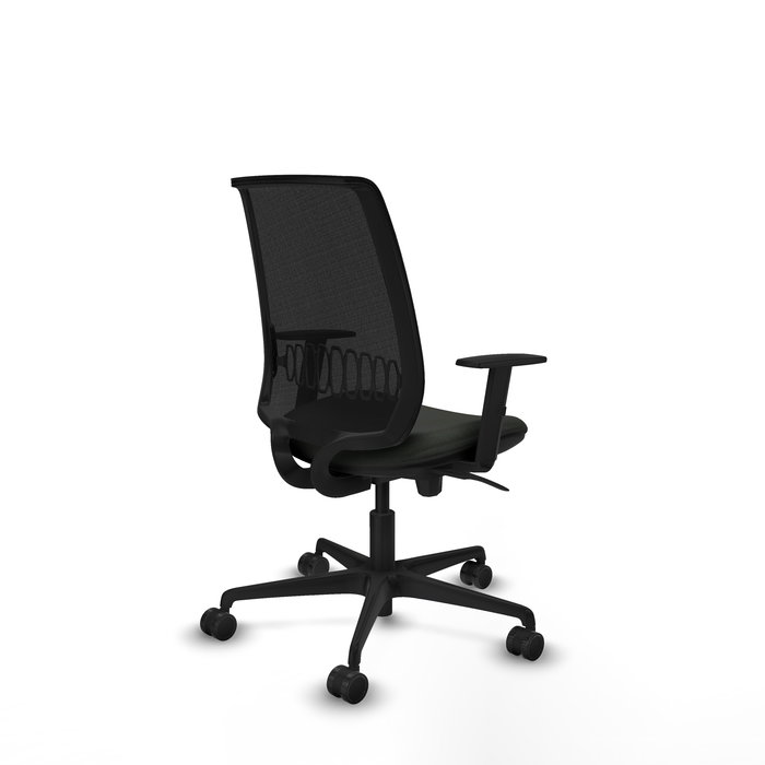 Silla de oficina Alares con mecanismo Sincro tapizada con Tela color Negro. Equipada con lumbar 1D, Brazos 1D y Ruedas 65mm nailon