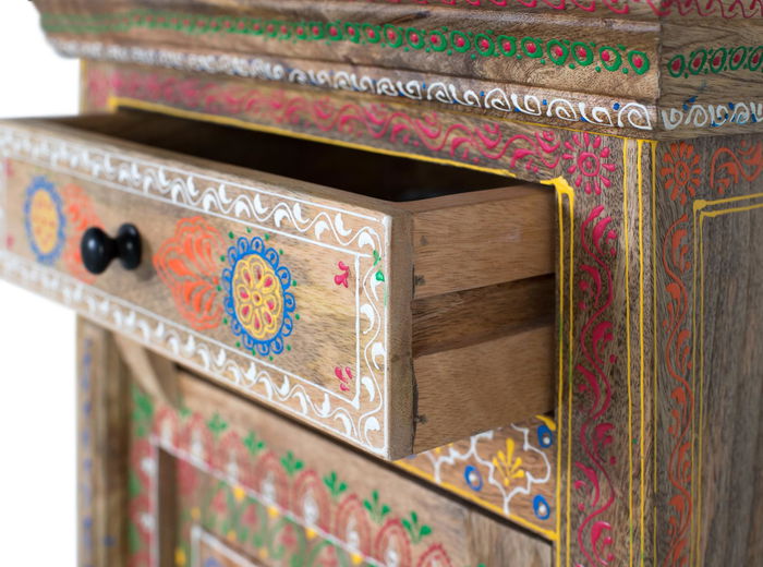 GINER Y COLOMER Mesita de Noche de Madera de Mango con Cajón y Puerta, Pintada a Mano, Multicolor GINER Y COLOMER Mesita de Noche de Madera de Mango con Cajón y Puerta, Pintada a Mano, Multicolor