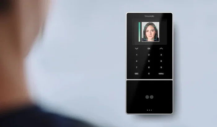 Safescan TM-838 SC Control de Presencia por Reconocimiento Facial con Pantalla TFT 3.5", Autenticación por Contraseña, Tarjeta y Ethernet para hasta 2000 Usuarios (Negro)