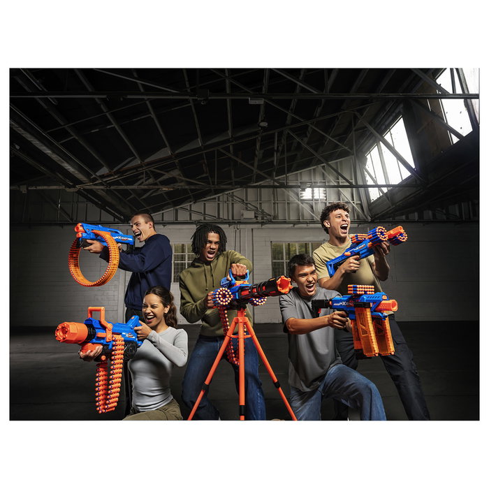 ZURU XSHOT Insanity Blaster Smoke N Barrel - Pistola de juguete con 72 darts, alcance 30m, para ninos 8+ (Ref: 36823)