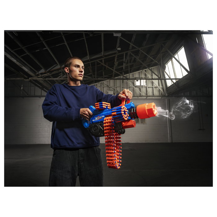 ZURU XSHOT Insanity Blaster Smoke N Barrel - Pistola de juguete con 72 darts, alcance 30m, para ninos 8+ (Ref: 36823)