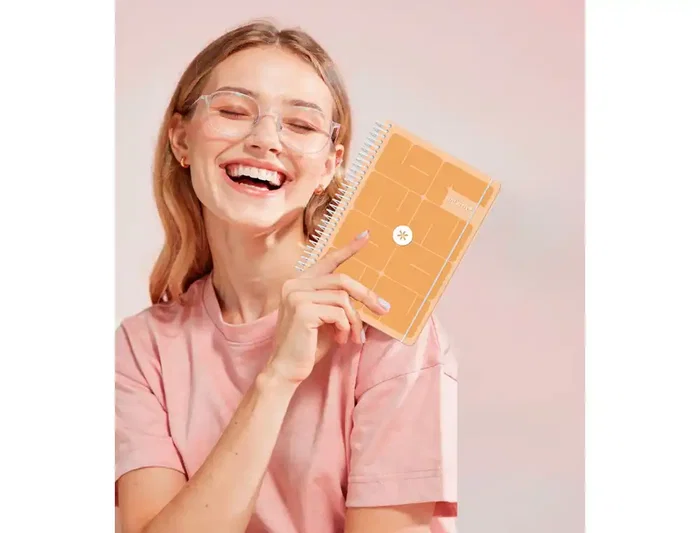 Antartik Agenda Escolar 26-27 Essentials, Espiral, Día Página A5+, Interior Bilingüe Español-Inglés, Papel FSC 80 g, Color Naranja