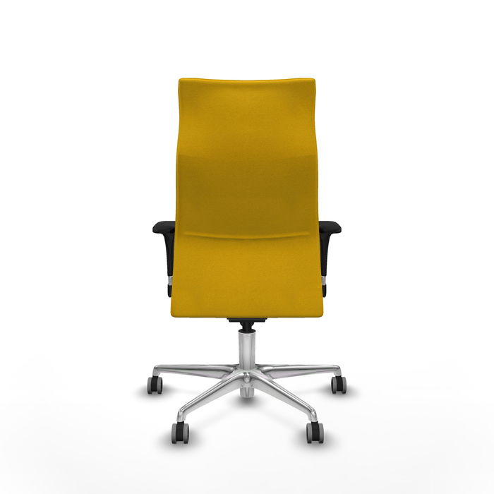 Sillón Albacete con mecanismo Sincro tapizada con Tela color Amarillo. Equipado con Base aluminio, Brazos 1D y Ruedas 65 mm parqué