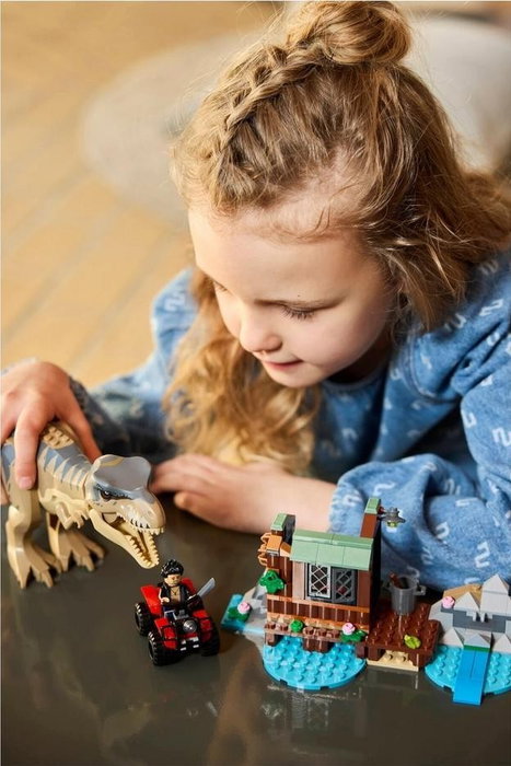 LEGO Jurassic World 76975 Huida por el río y caza T.Rex