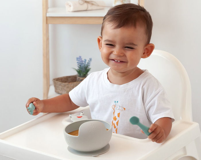 KioKids Cuenco de Silicona Caracol Gris con Ventosa, Apto Microondas y Lavavajillas, +6 meses, 9x17 cm