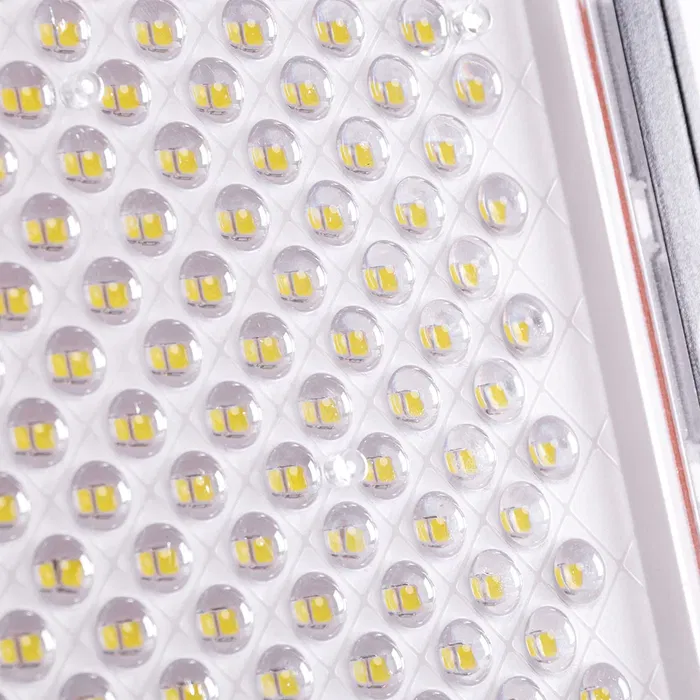 Proyector LED Solar 200W con Control Remoto, Panel Solar y Batería 45.000mAh - Iluminación Exterior con Sensor de Luminosidad - LUM-MJ-DW904