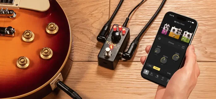 IK Multimedia Pedal Tonex One con Bluetooth y MIDI para Guitarra/Bajo - Editor USB, 60.000 Tone Models, 20 Presets, Afinador