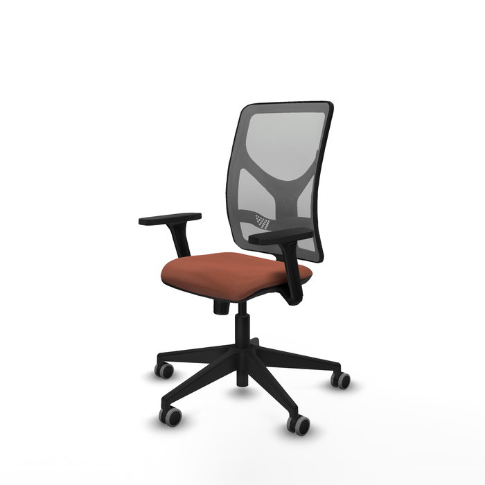 Silla de oficina Motilla con mecanismo Sincro tapizada con Tela color Marrón y malla color Gris. Equipada con lumbar 1D, Brazos 3D y Ruedas 65 mm parqué