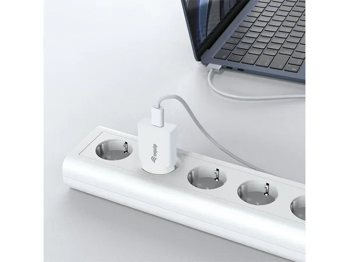 Equip 245521 Cargador USB-C GaN Slim 20W Blanco - Tecnología Power Delivery 3.0 y Quick Charge 3.0, 1 Puerto, Carga Rápida, Universal, 100-240V, Protección Integral