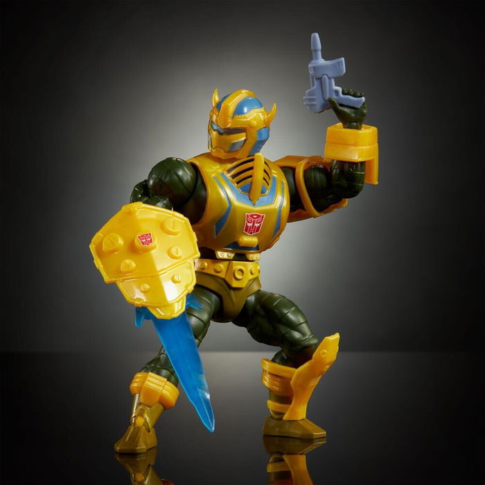 Mattel Masters of the Universe Man-At-Arms Bumblebee Figura Articulada con Accesorios 14cm