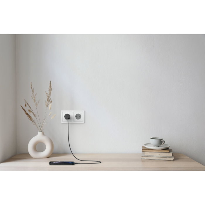 Belkin BoostCharge 25W USB-C con cable de 1m Negro WCA012kq1MBK-B6