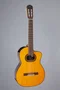 Takamine GC6CE-NAT Guitarra clásica electroacústica con tapa de abeto macizo y nogal