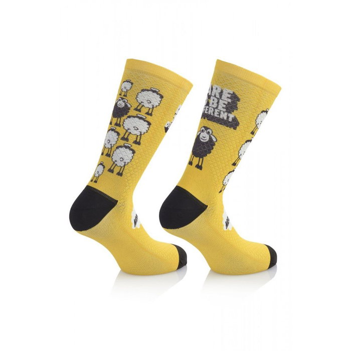 MB Wear Calcetines Fun con Diseños Únicos, Antibacterianos y Ultraligeros 30 gr - Talla S/M MB Wear Calcetines Fun con Diseños Únicos, Antibacterianos y Ultraligeros 30 gr - Talla S/M