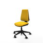 Silla de oficina Elche con mecanismo Contacto permanente básico tapizada con Similpiel color Amarillo. Equipada con Base piramidal negra, Sin brazos y Ruedas 65mm nailon
