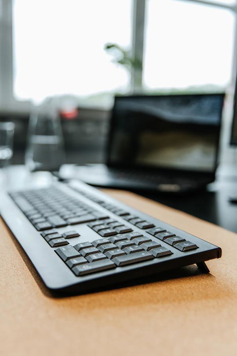 Cherry KW 3000 - Teclado Inalámbrico Full Size de 2.4 GHz con Teclado Numérico y Teclas Silenciosas para Oficina, Windows 7/8/10/11 Cherry KW 3000 - Teclado Inalámbrico Full Size de 2.4 GHz con Teclado Numérico y Teclas Silenciosas para Oficina, Windows 7/8/10/11