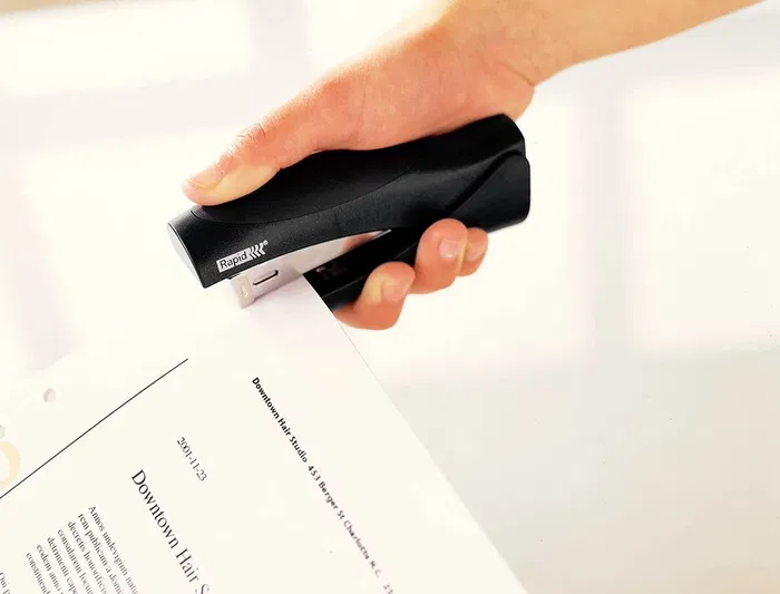 Rapid Grapadora Vertical Ultimate F20 Plástico Capacidad 20 Hojas Grapas 24/6 y 26/6 Color