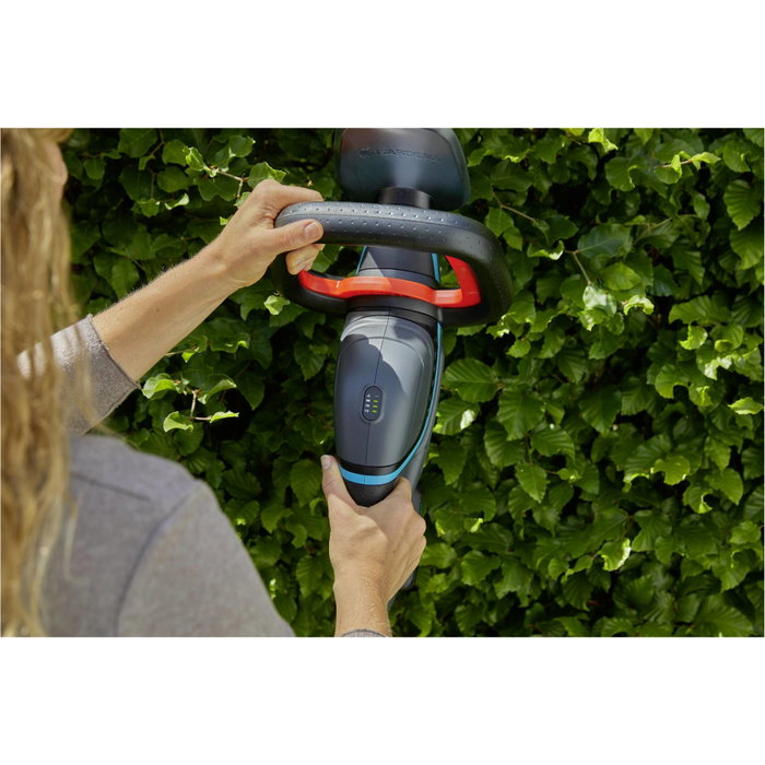 Gardena ComfortCut 50/18V-P4A Ready-To-Use Set