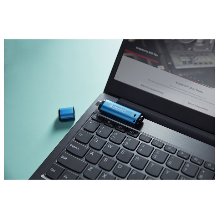 Kingston IronKey Vault Privacy 50C 256GB USB-C 3.2 Gen 1 Llavero Seguro AES-256 FIPS 197 Resistente al Agua IPX8 Negro y Azul