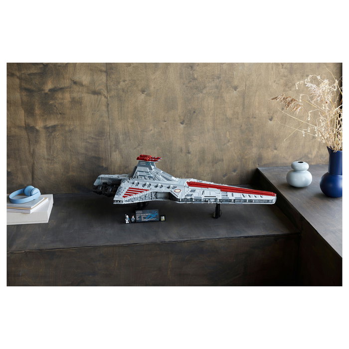 LEGO Star Wars Crucero de Ataque Clase Venator de la República 75367 5374 Piezas