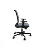 Silla de oficina Alares con mecanismo Sincro tapizada con Tela color Gris y malla color Negro. Equipada con lumbar 1D, Brazos 1D y Ruedas 65mm nailon