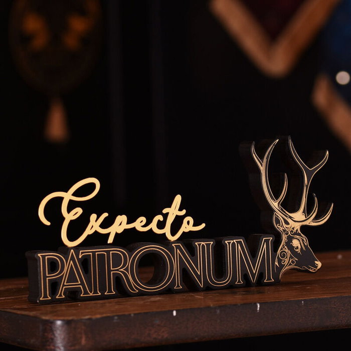 WIDDOP & CO Letrero de Madera Patronum Harry Potter - Madera Negra con Acabado Metálico WIDDOP & CO Letrero de Madera Patronum Harry Potter - Madera Negra con Acabado Metálico