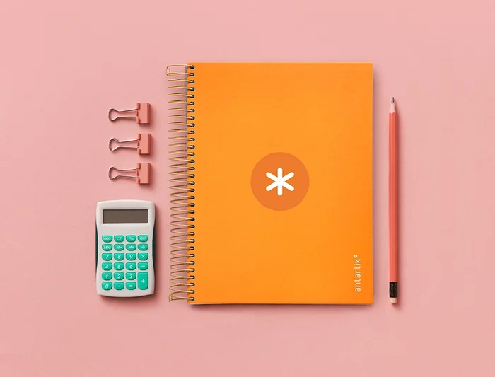 Antartik Cuaderno espiral micro A5 120 hojas 90 gr cuadro 5mm 5 bandas color mostaza