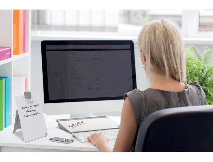 Nobo Bloc de notas sobremesa cristal blanco 46x15 cm