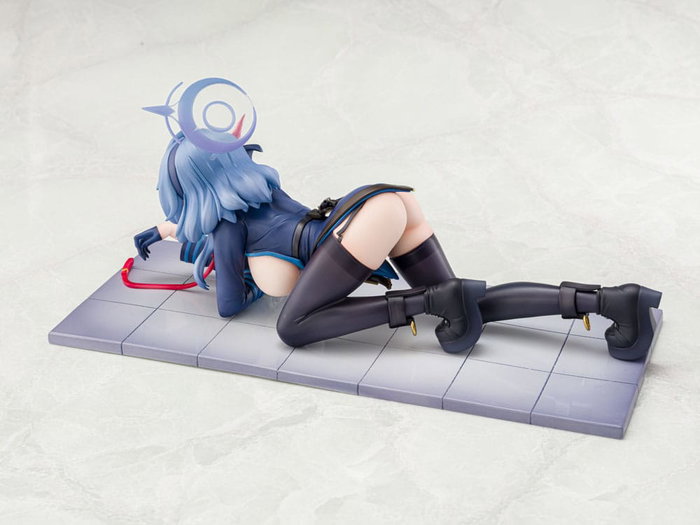 Ami Ami Blue Archive Estatua Ako Memorial Lobby Ver. 1/7