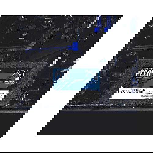 Patriot P220 256GB SSD 2.5" SATA3 550MB/s Lectura, 490MB/s Escritura, S.M.A.R.T., TRIM - PS1662