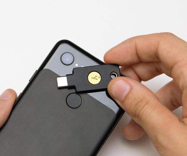 Yubico YubiKey 5C NFC Llave de Seguridad para Autenticación Fuerte y Protección contra Phishing