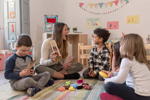 Miniland Juego Emotiblocks 32350 - Figuras para Aprender Emociones con 6 Personajes Intercambiables y Actividades Miniland Juego Emotiblocks 32350 - Figuras para Aprender Emociones con 6 Personajes Intercambiables y Actividades